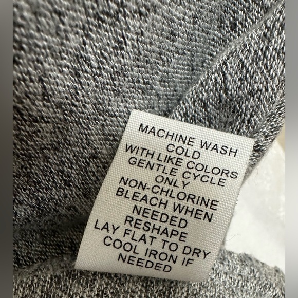 89th + Madison Women’s Large Gray Knit Long Sleeve Top Super Soft Gold Accents - Picture 6 of 8